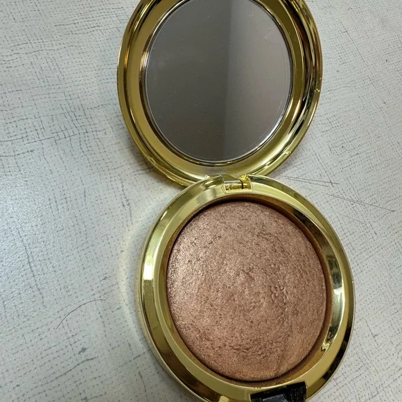 🐝 MAC WHITNEY HOUSTON “JUST WHITNEY “ SKIN FINISH - Picture 5 of 6
